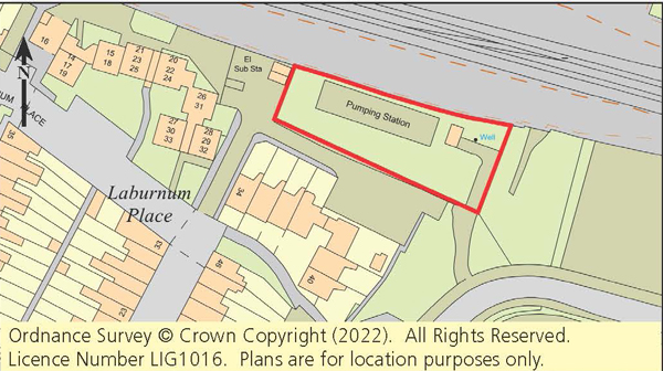 Lot: 35 - FREEHOLD SITE WITH DEVELOPMENT POTENTIAL - 